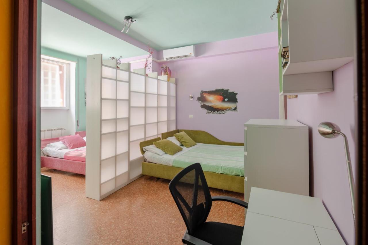 House Of Colours In Marconi, Rom